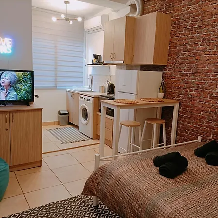 Thess Vibes @ Center Apartment